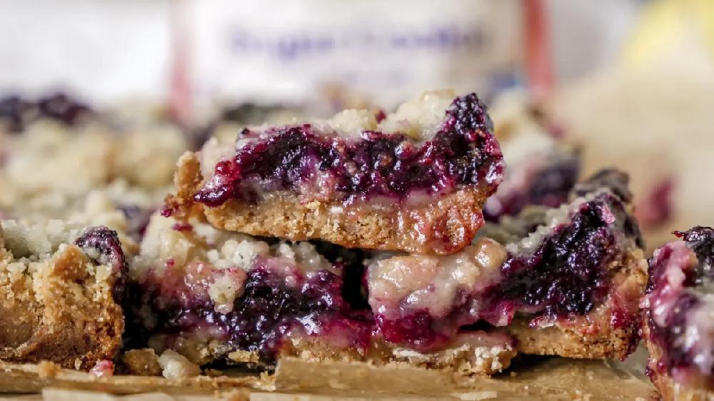 betty crocker Blueberry Crumble Bars with Lemon Glaze