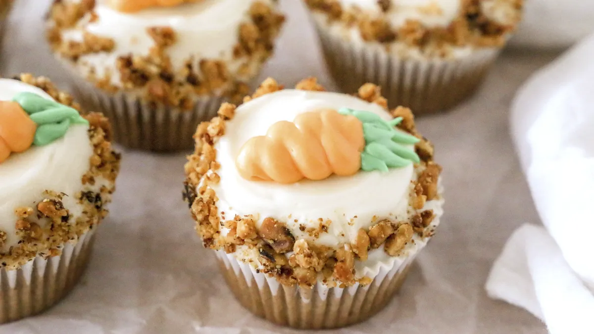 betty crocker Easy Carrot Cake Cupcakes with Cream Cheese Frosting