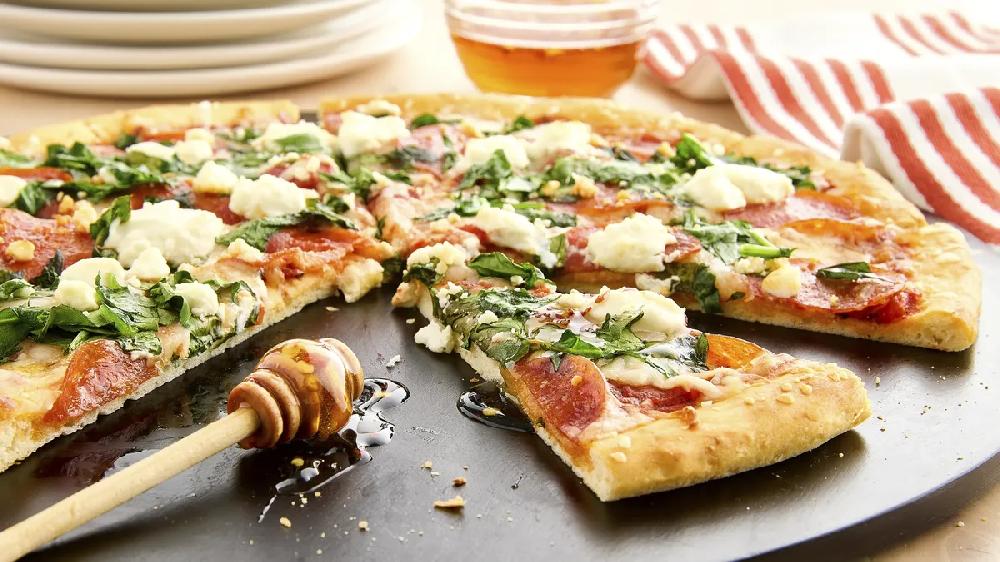 betty crocker Hot Honey Pizza with Pepperoni and Goat Cheese