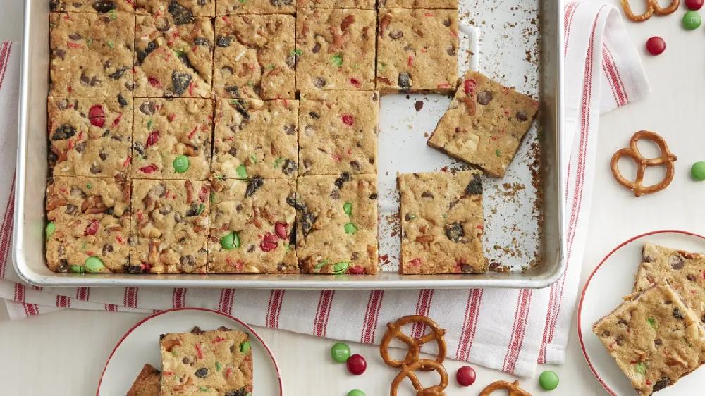betty crocker Loaded Chocolate Chip Cookie Christmas Bars