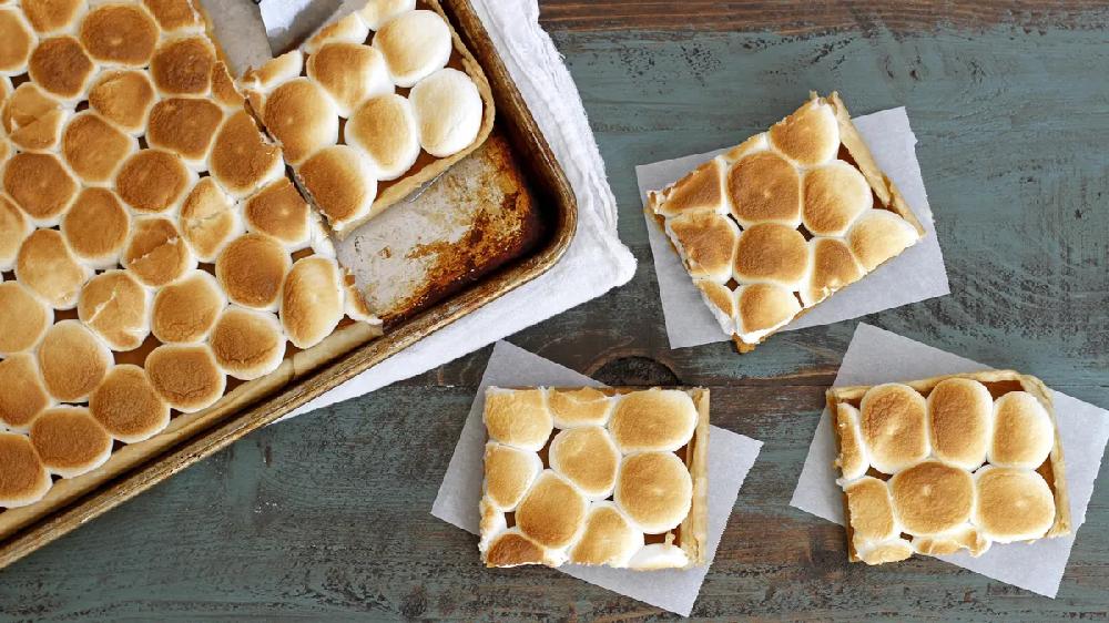 betty crocker Marshmallow-Brown Butter-Pumpkin Slab Pie