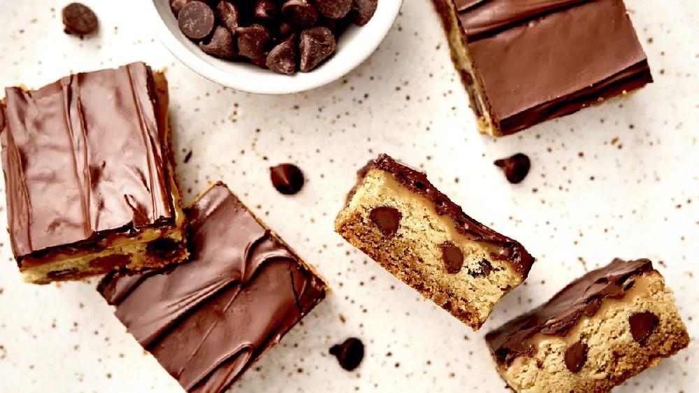 betty crocker Peanut Butter Caramel Chocolate Chip Cookie Bars