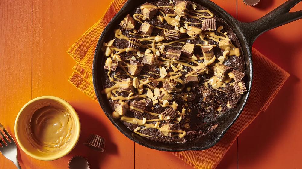 betty crocker REESE'S Peanut Butter-Chocolate Skillet Brownie