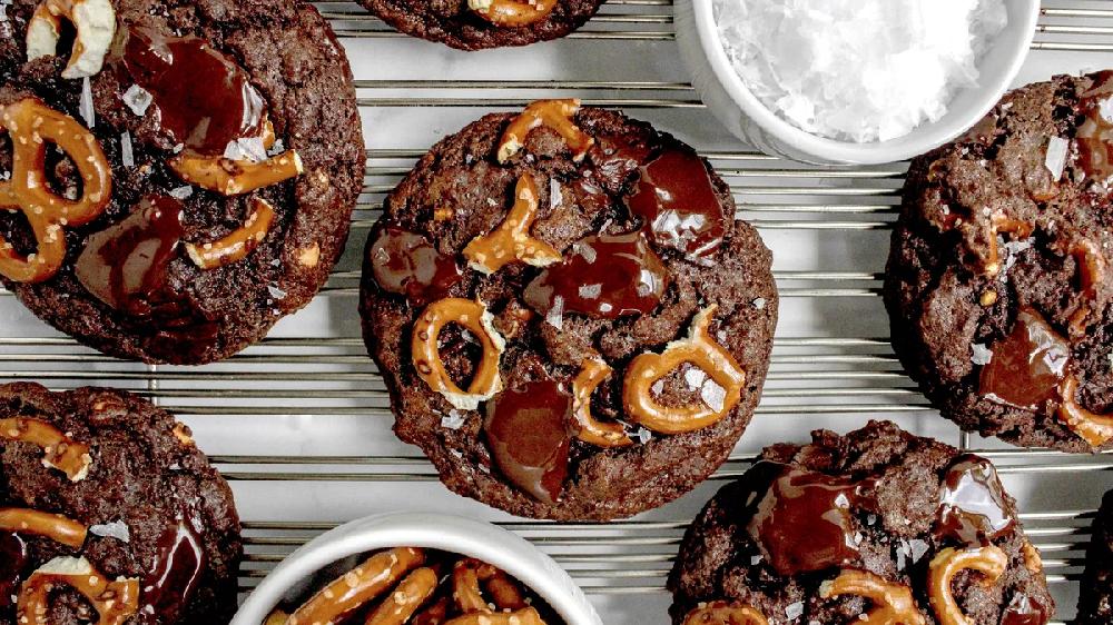 betty crocker Salted Caramel Pretzel Crunch Cookies