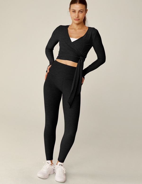 Beyond Yoga Featherweight Waist No Time Wrap Top