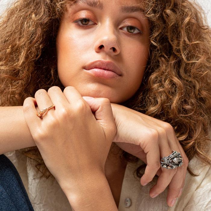 Bibi Van Der Velden Animal Ring In A Ring