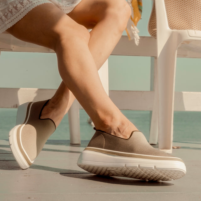 Bill Blass Sutton Knit Sneaker