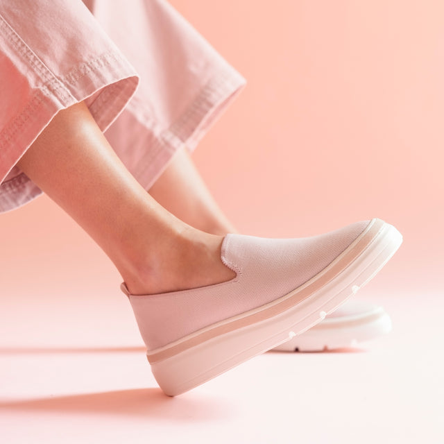 Bill Blass Sutton Knit Sneaker