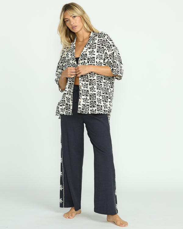 Billabong Beach Side Printed Short Sleeve Shirt - Black Sands