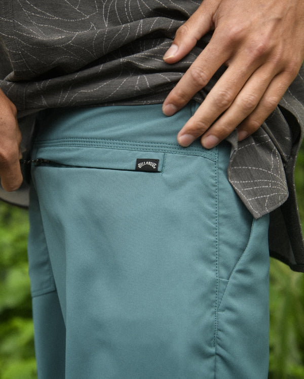 billabong Surftrek Journey 20" Hybrid Shorts - Marine