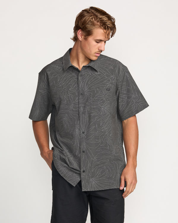 Billabong Surftrek Transit Short Sleeve Shirt - Raven