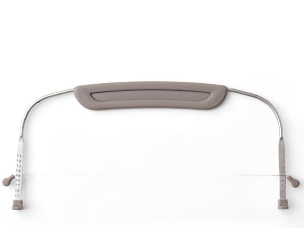 bitz Blomsterbergs Adjustable cake leveller Latte