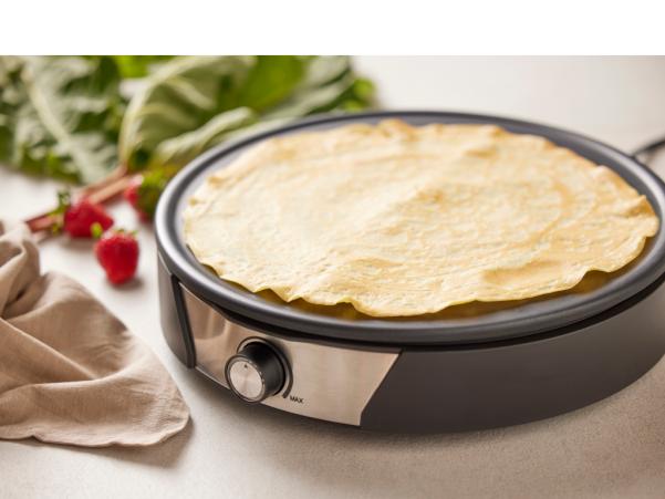 Bitz Blomsterbergs Crepe Pan Dia. 38 1500 Watt Black/Steel