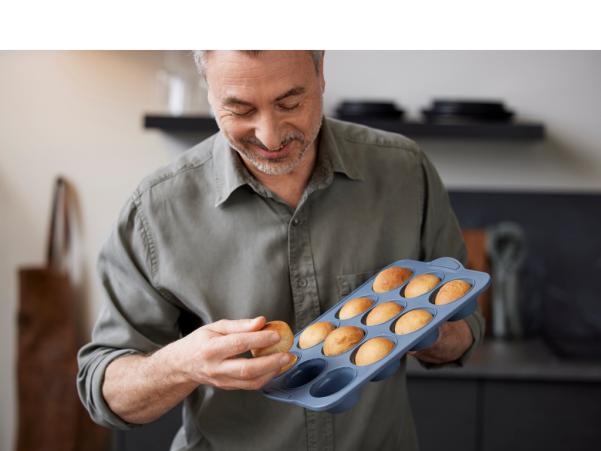 Bitz By Tareq Taylor Pecan Muffin Pan For 12 Pcs. 33 X 24 X 4.3 Cm Indigo