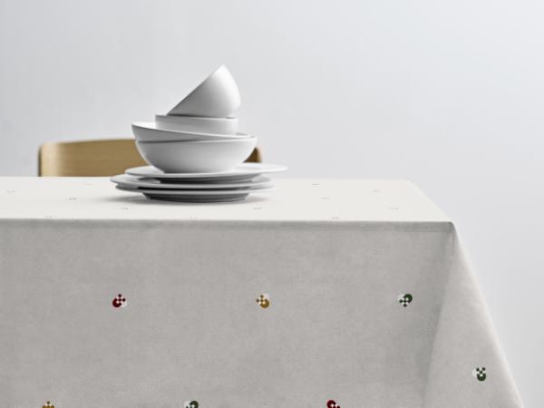bitz Södahl Christmas Hearts Embroidery Tablecloth 140 x 220 cm Red