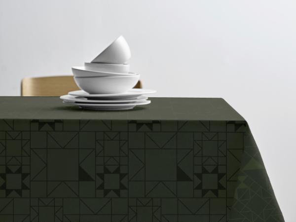bitz Södahl Star Christmas tablecloth Dia 180 cm Forest green