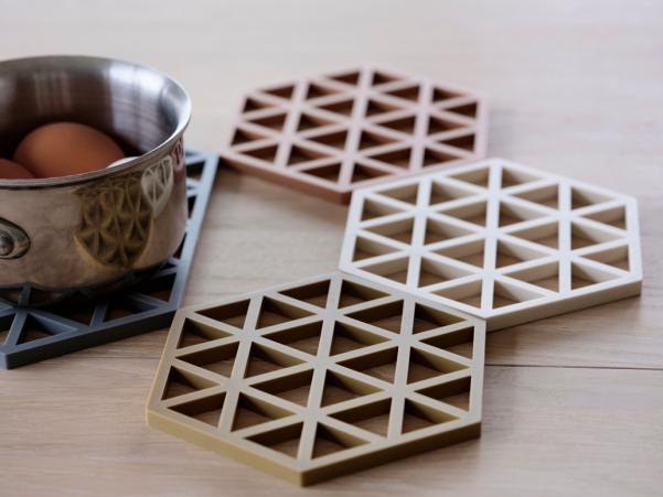 Bitz Zone Denmark Triangles Trivet 16 X 14 X 0.9 Cm Birch