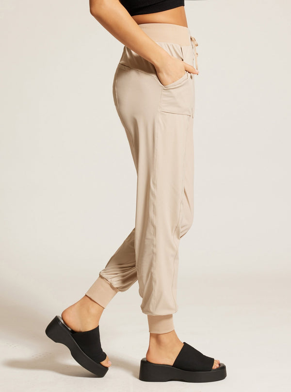 Blanc Noir Mastermind Jogger Gold Trims IRISH CREAM/ GOLD