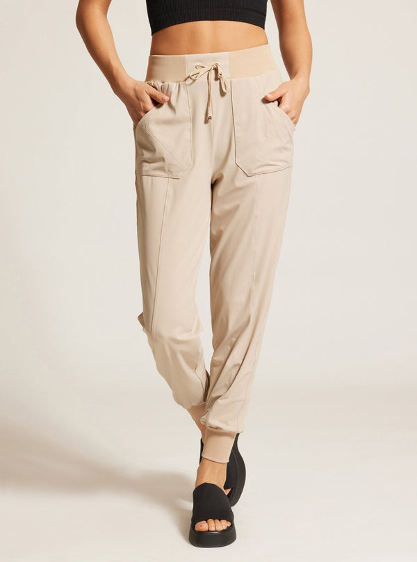 blanc noir Mastermind Jogger Gold Trims IRISH CREAM/ GOLD