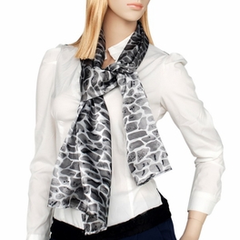 Blancho Bedding Brando Black Giraffe Animal Print Fashion Comfy Exquisitely Soft Silky Scarf/Wrap/Shawl(Small)
