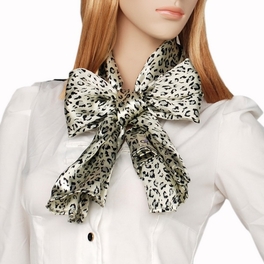 Blancho Bedding Brando Ivory Leopard Animal Print Elegant Exquisitely Soft Silk Scarf/Wrap/Shawl(Small)