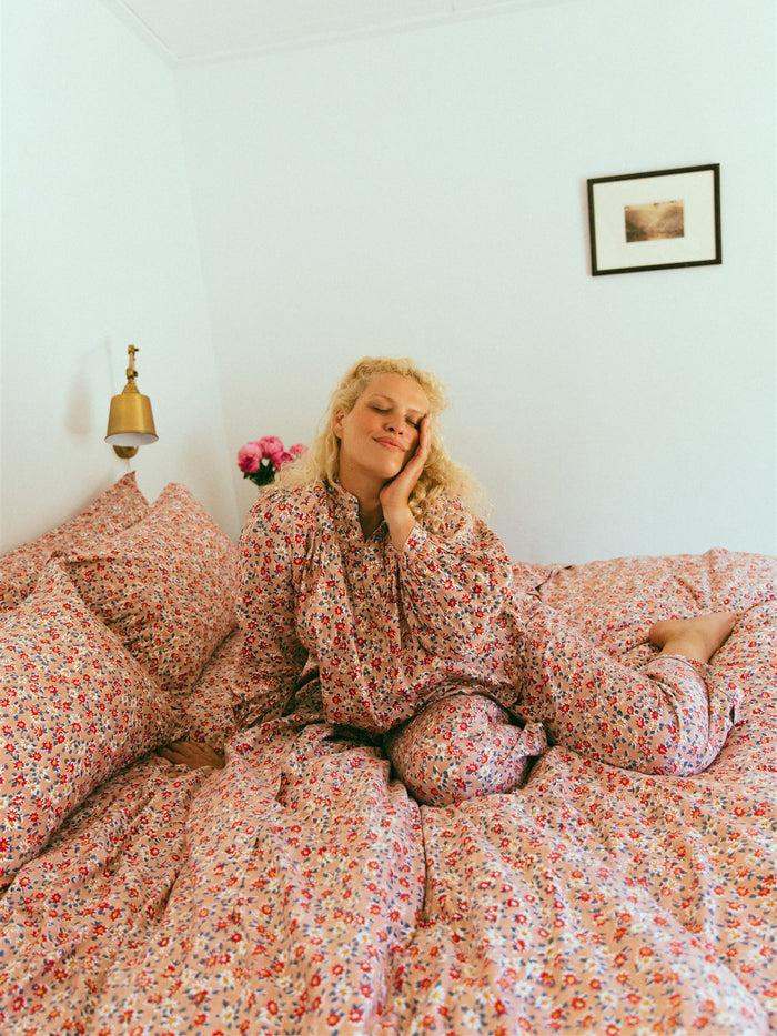 bliss and mischief Flat Sheet in Daisy Peachskin