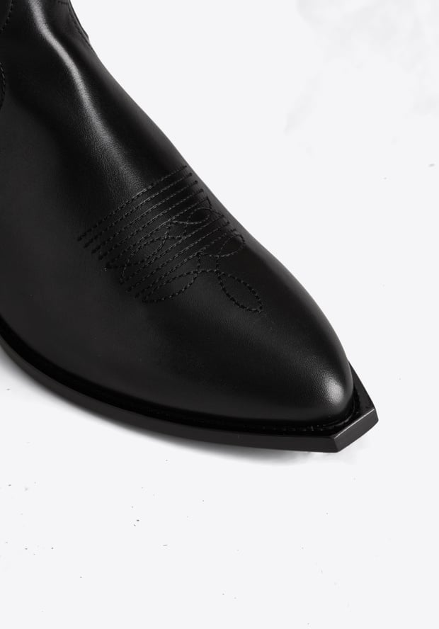 Blk Dnm BOOT 01 EMBROIDERED CALF