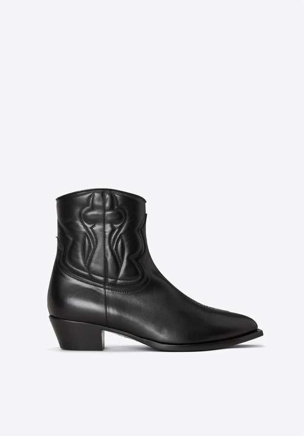 blk dnm BOOT 01 EMBROIDERED CALF