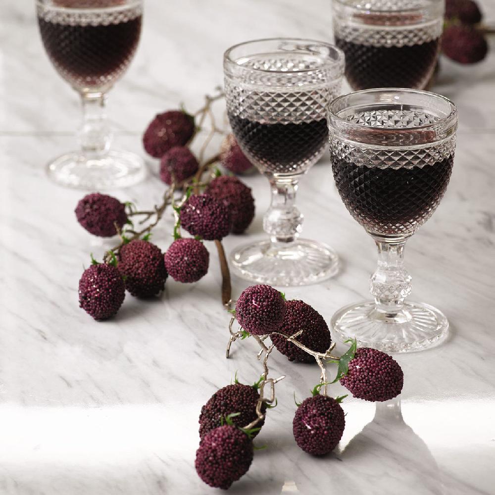 bloom Loganberry Garland