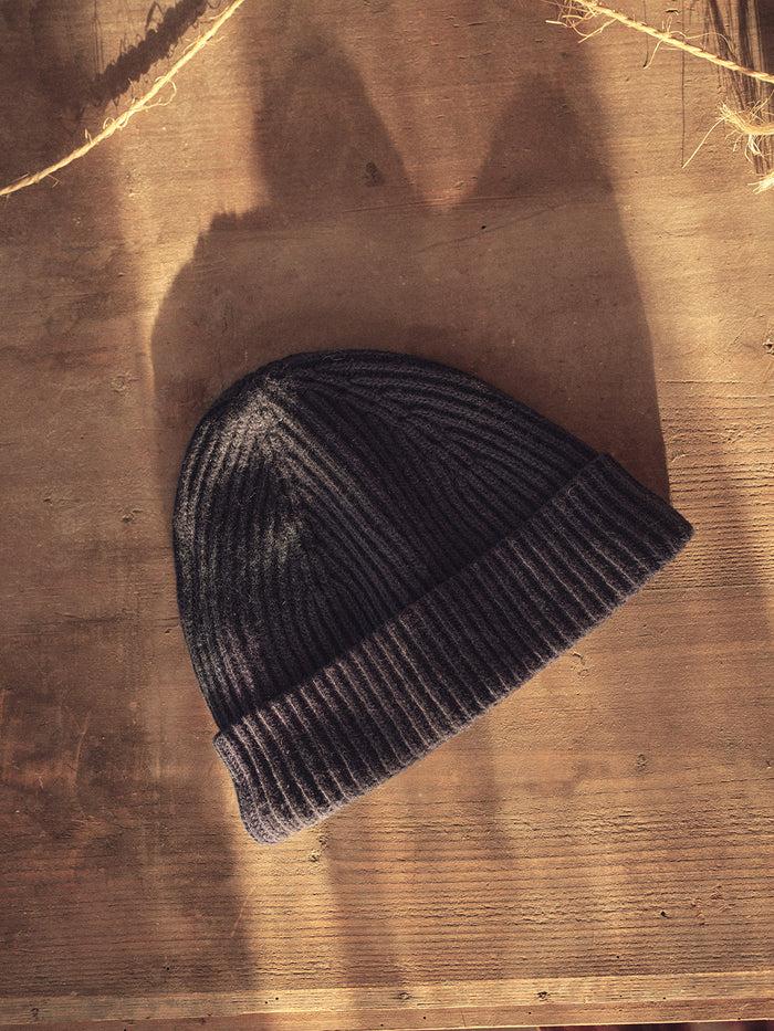 Blue De Gênes Nello Carino Beanie Charcoal