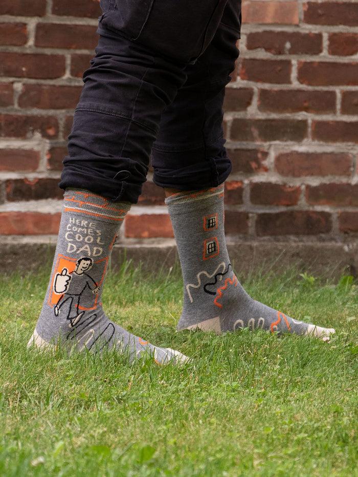 Blue Q Here Comes Cool Dad M-Crew Socks
