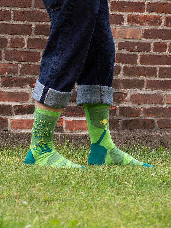 Blue Q I Hate This Fucking Beautiful Lawn M-Crew Socks