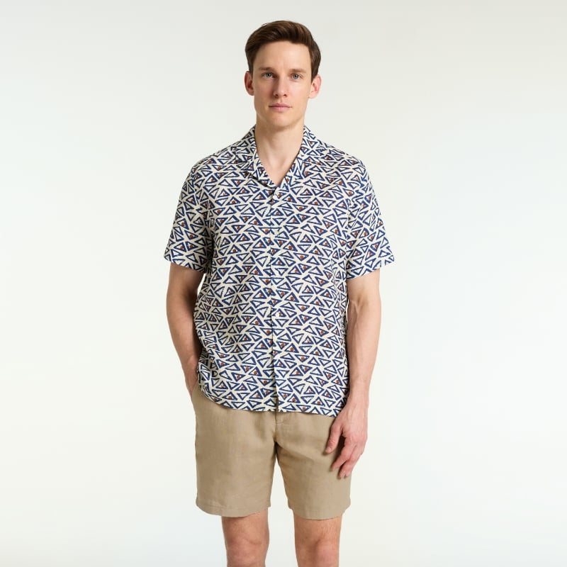 Bluemint MARS PRINTED TRIANGLES Short Sleeve Camp-Collar Linen Shirt