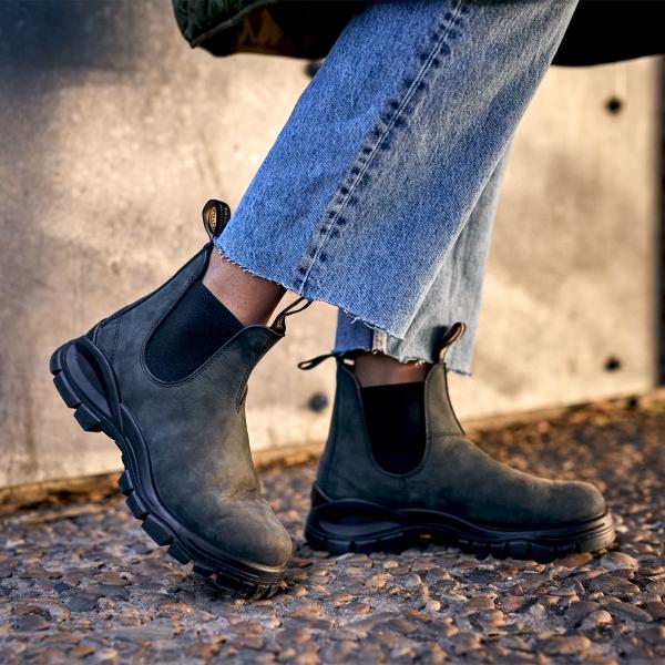 Blundstone Women's Lug Chelsea Boots - Rustic Black