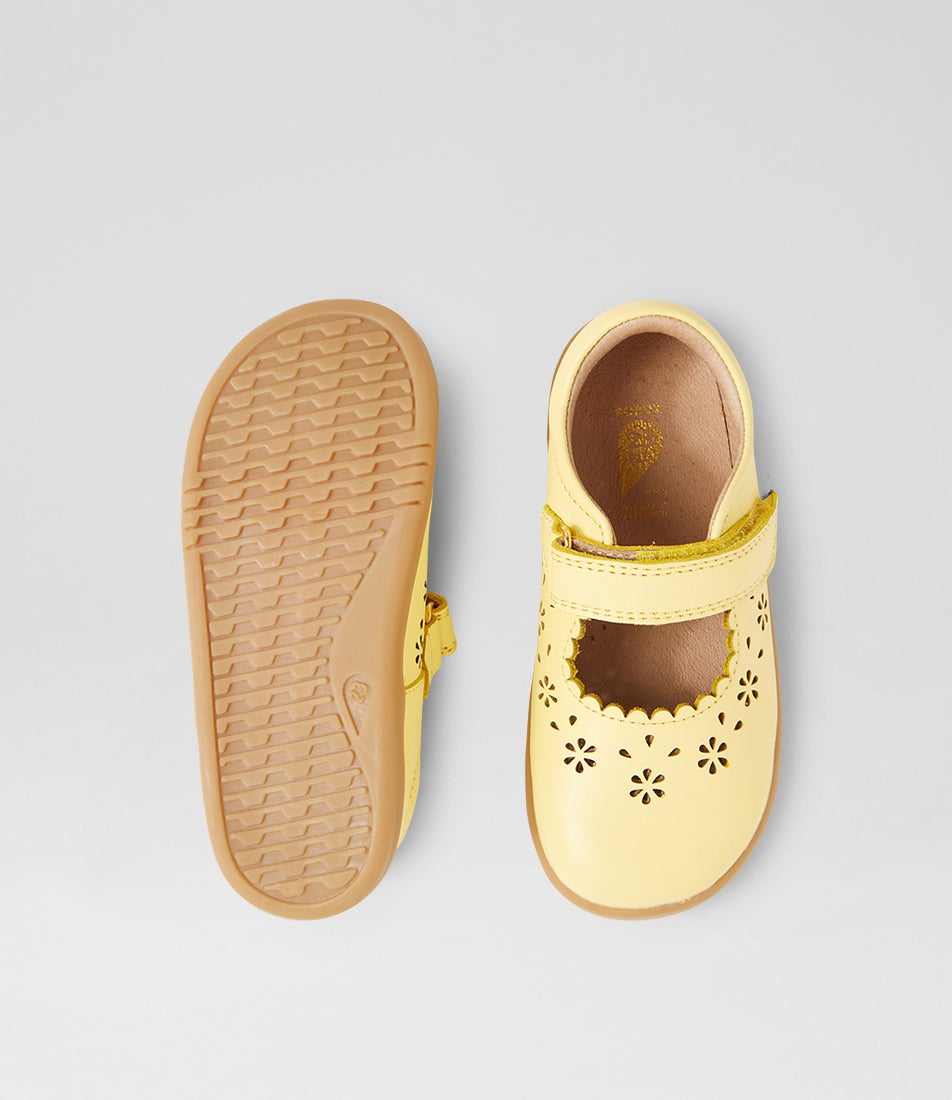 Bobux Iw Tilly Pale Banana Leather Flat Shoes