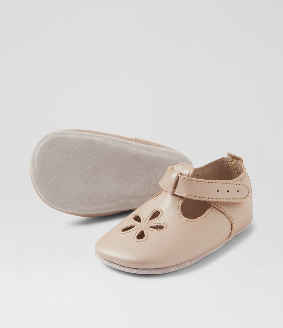 bobux Ss Daisy Infant Gold Leather Flat Shoes