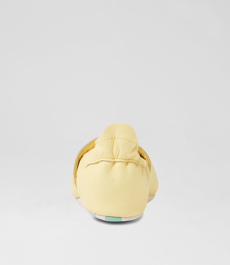 Bobux Ss Wander Pale Banana Leather Flat Shoes