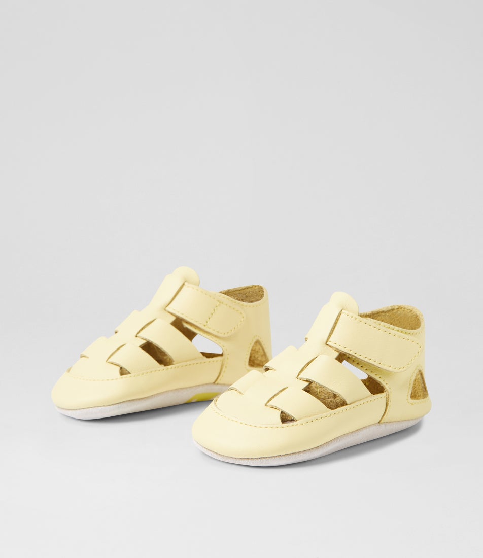 bobux Ss Tidal Mini Infant Pale Banana Leather Flat Shoes