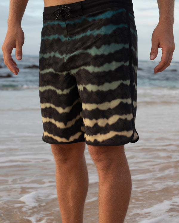 Body Glove OG Scallop 19" Boardshorts - Black Multi
