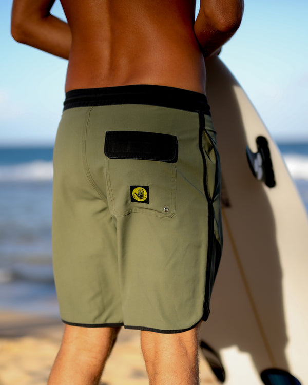 body glove OG Scallop 19" Boardshorts - Olive