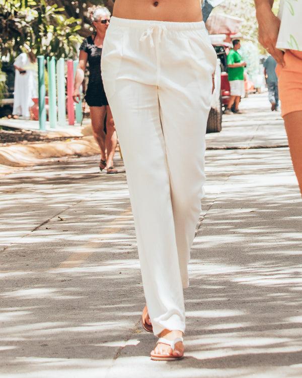 Body Glove Women's Weekender Pleated Pant - Cream