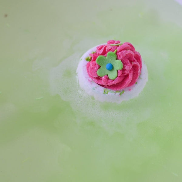 bomb cosmetics Apple & Raspberry Swirl Bath Blaster