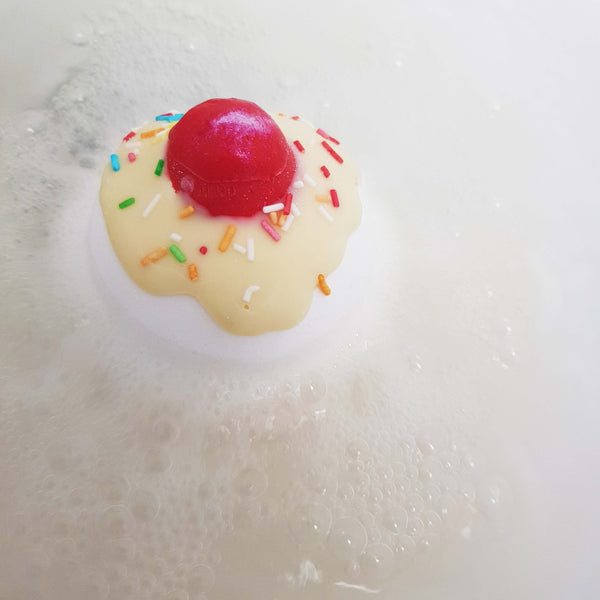 bomb cosmetics Cherry Bathe-Well Bath Blaster