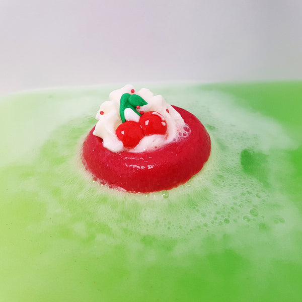 bomb cosmetics Cherry on Top Bath Blaster