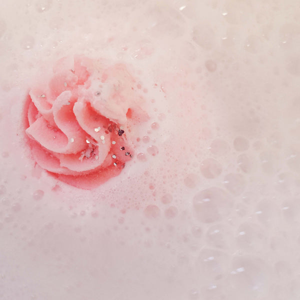 bomb cosmetics Cotton Candy Bath Blaster