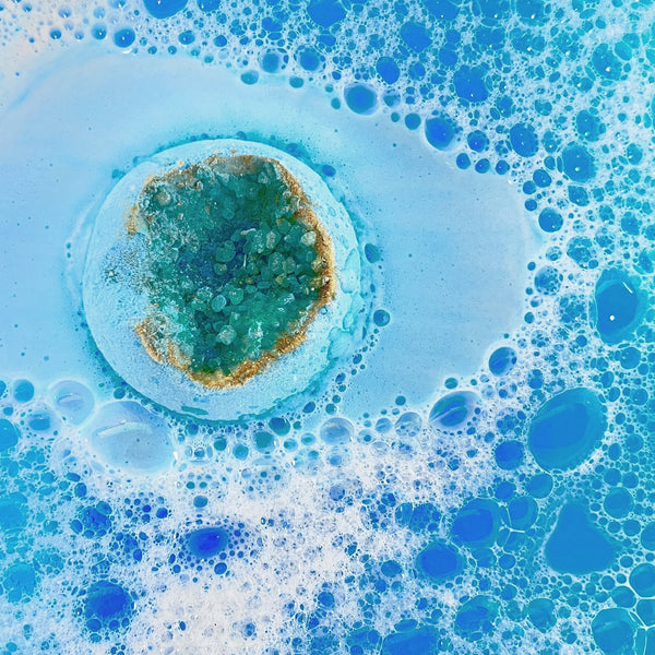 bomb cosmetics Crystal Clear Bath Blaster