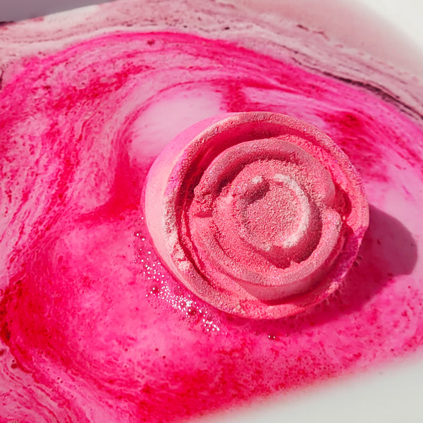 Bomb Cosmetics Everything's Rosie Bath Blaster