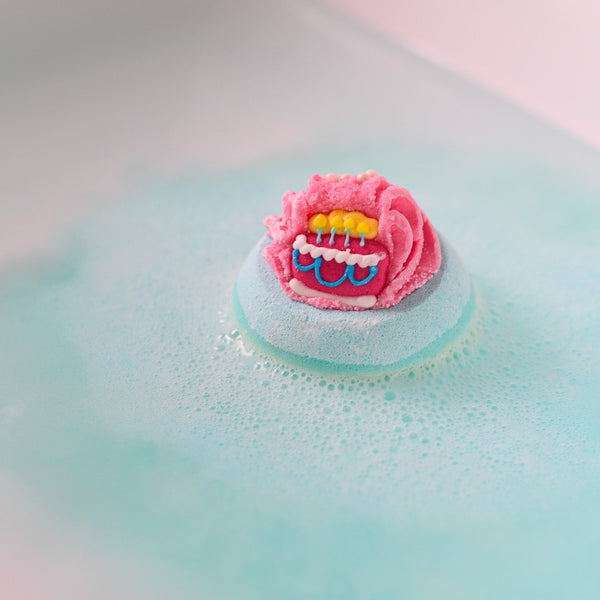 bomb cosmetics Happy Bath-day Bath Blaster