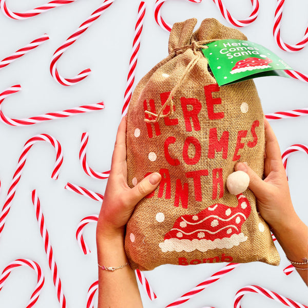 Bomb Cosmetics Here Comes Santa Sack Gift Set