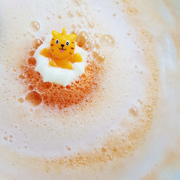 bomb cosmetics Meow For Now Bath Blaster